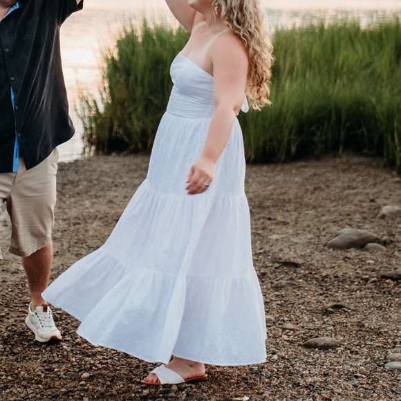 Petal & Pup Florina Midi Dress - White Floral - Picture 2 of 5